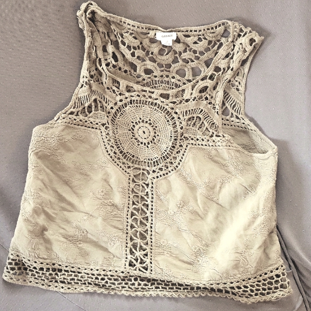 Crop top